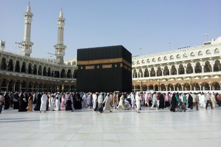Flight Availability for London Umrah Packages (6)