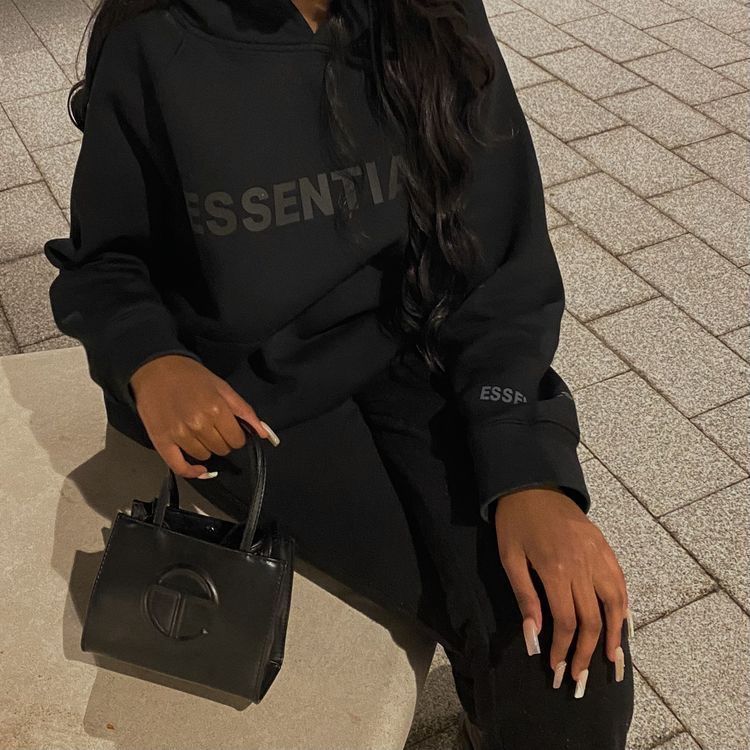 Fear Of God Essentials Hoodie A Complete Guide to Modern Streetwear Style