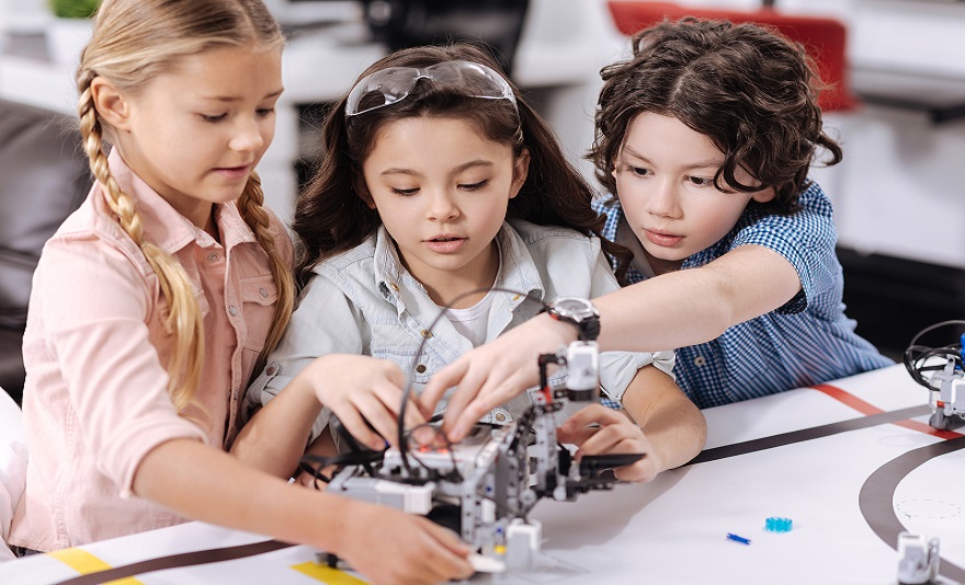 online-robotics-summer-camp-for-kids