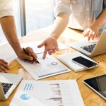 imgi_11_business-people-meeting_1421-559