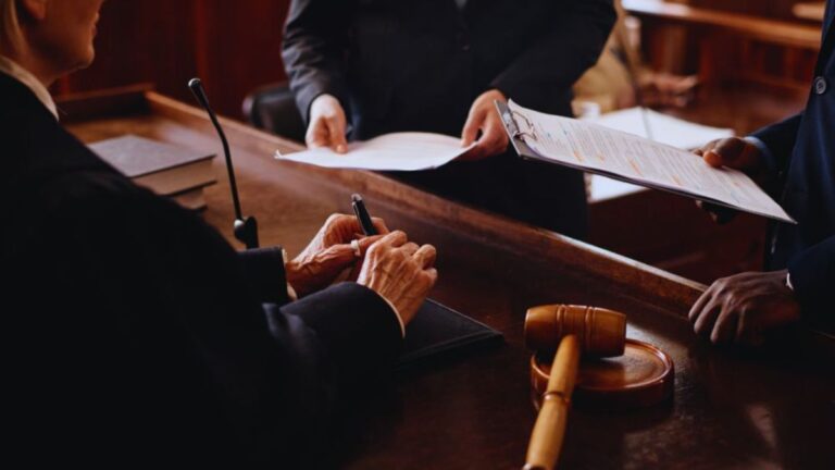 David-E.-Stanley-APLC-How-to-Choose-a-Criminal-Defense-Attorney-for-Your-Case-2