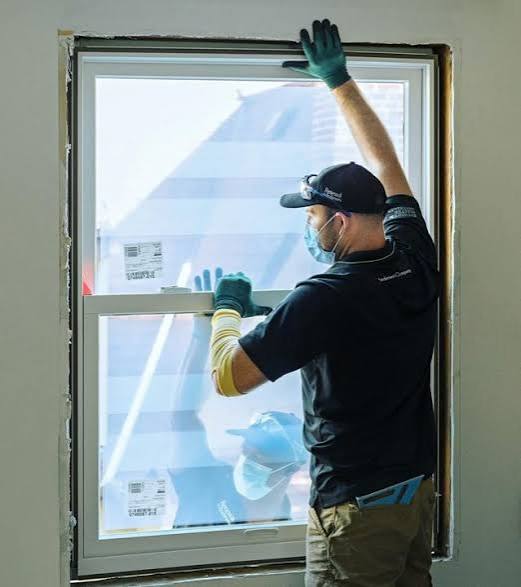 glass repair service in dubai