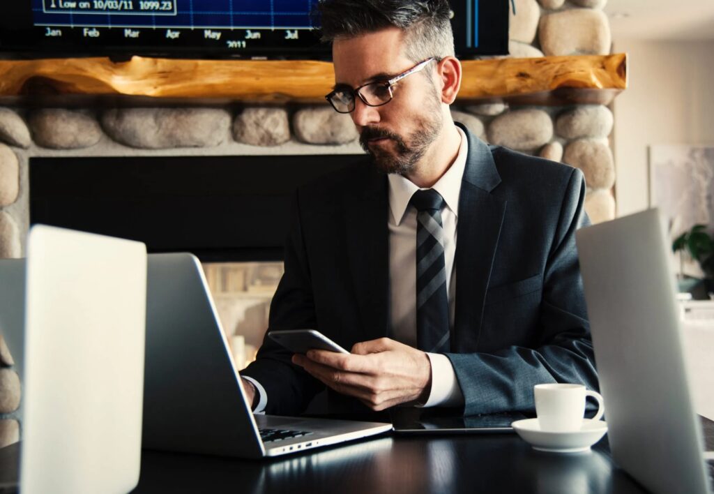 Comment réduire les coûts administratifs sans compromettre la qualité