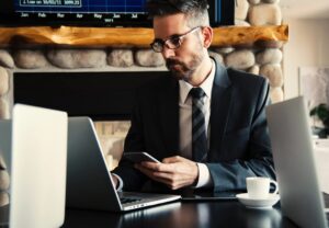 Comment réduire les coûts administratifs sans compromettre la qualité