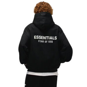 Essentials Fear of God i Denim Tears – jak ich projekty wpłynęły na modę uliczną?