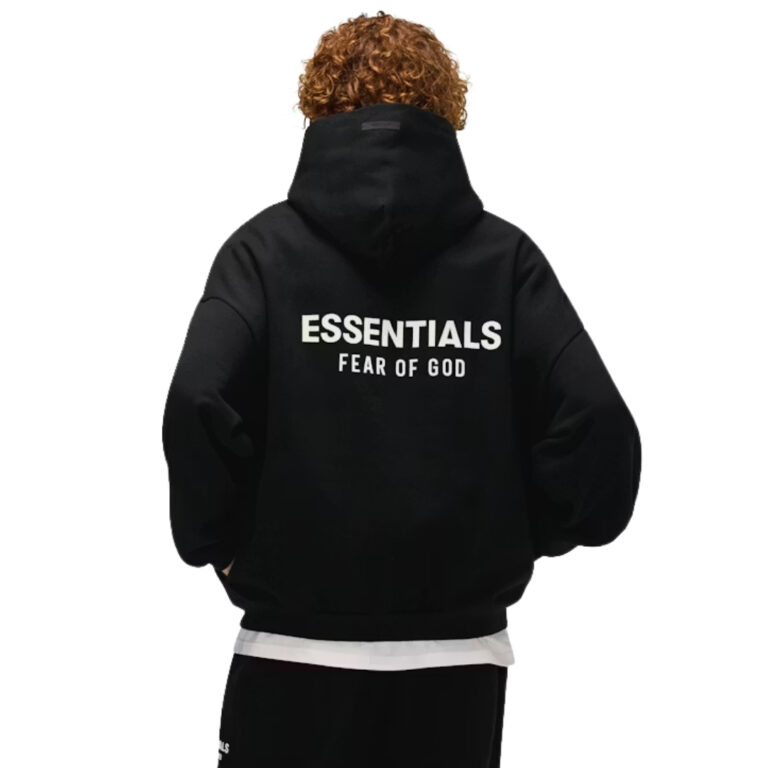 Essentials Fear of God i Denim Tears – jak ich projekty wpłynęły na modę uliczną?