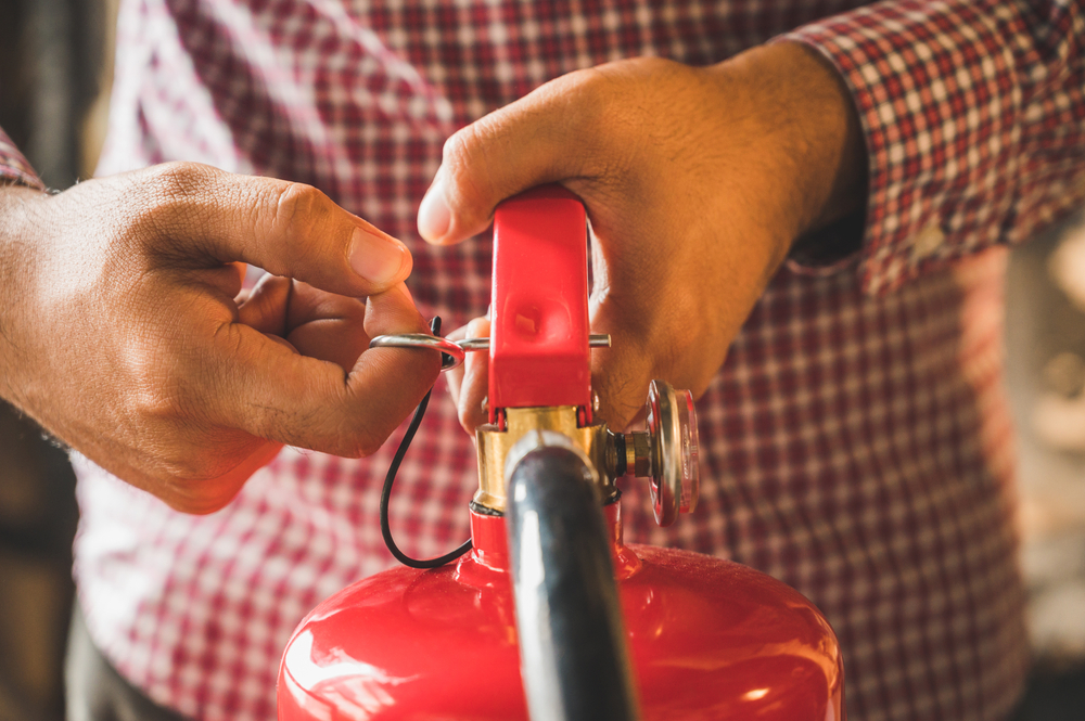 What Common Mistakes Should You Avoid When Using a Fire Extinguisher